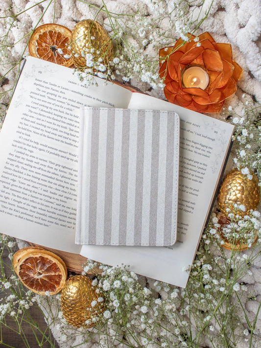 Kindle Basic 6" 11th Gen Case - Tan Stripes