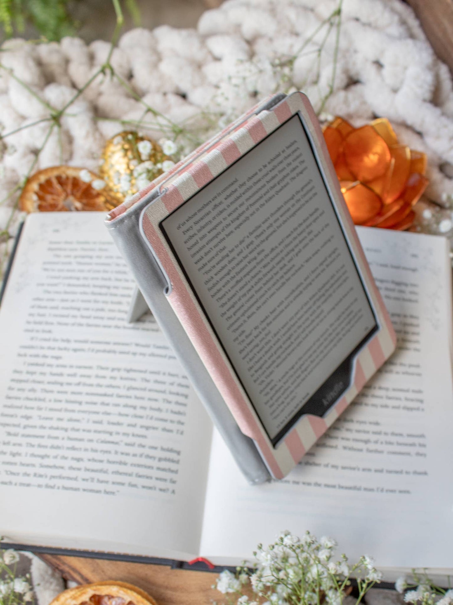 Kindle Basic 6" 11th Gen Case - Pink Stripes