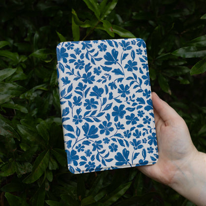 Kindle Paperwhite (11th Generation) Clear Back Kindle Case - Porcelain Floral