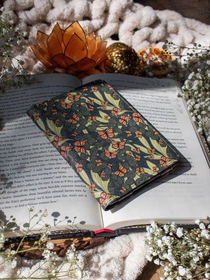 Kindle Paperwhite 11/12th Gen Case - Butterfly Garden