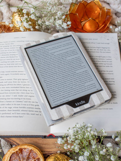 Kindle Basic 6" 11th Gen Case - Tan Stripes