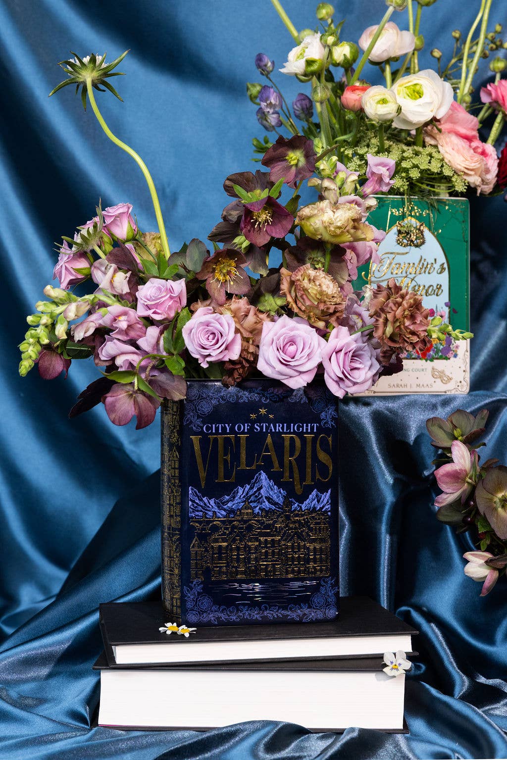 Night Court Large Book Vase - Velaris - ACOTAR